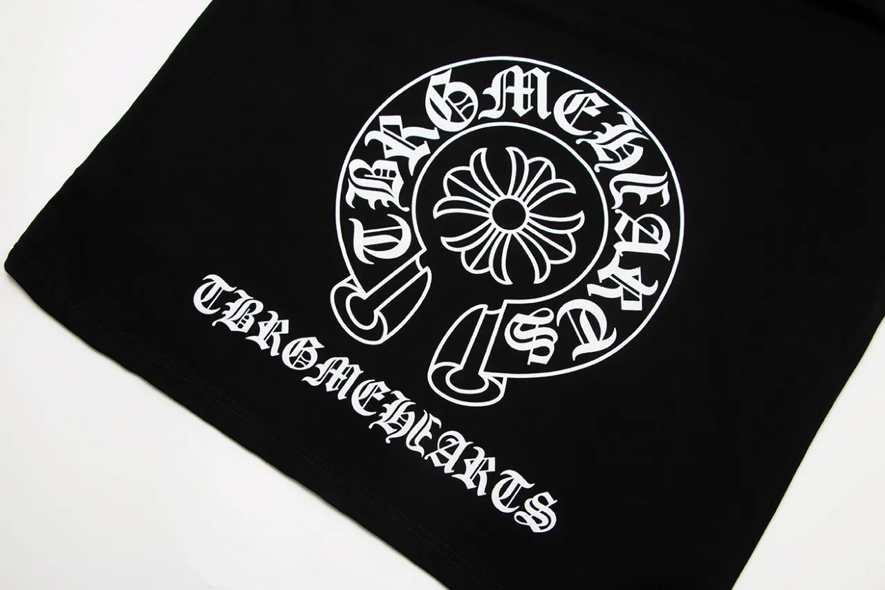 P140 Chrome Hearts Chrome Hearts Classic Horseshoe Sanskrit Watch Bag Printed Short Sleeve Size: SMLXL Color: Black